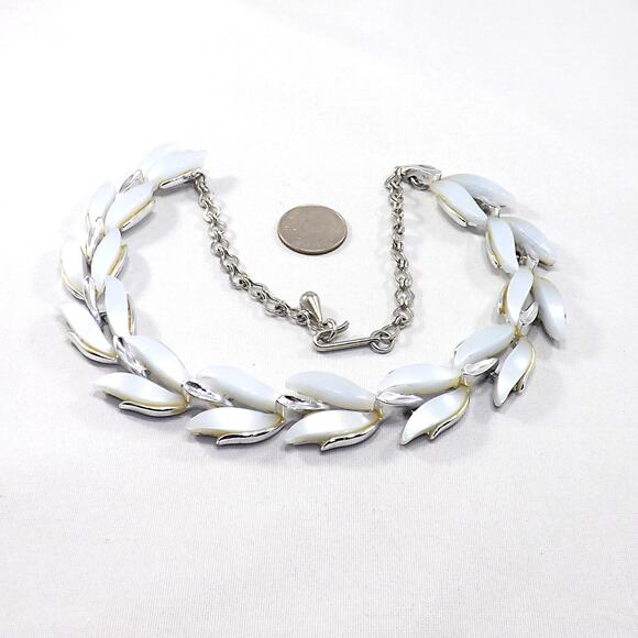 Vintage Frosted Lucite Light Blue Choker Necklace, 1950s, 16" - Picture 10 of 10